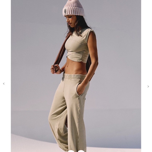 FP Movement by Free People Hot Shot Crossover Set in Sage Stone in M NWT - Picture 4 of 9